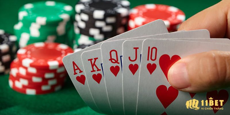 Mậu Binh có gì khác so với Baccarat?